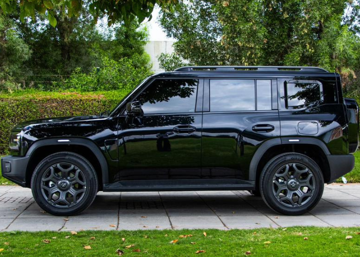 The kind of SUV that makes long days in the city feel easy.